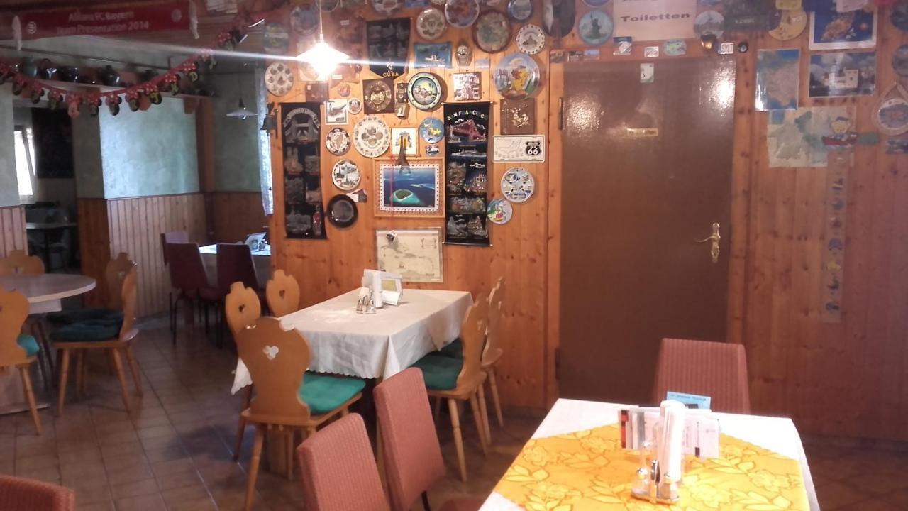 Restaurant Pension Lubusch Gahro エクステリア 写真