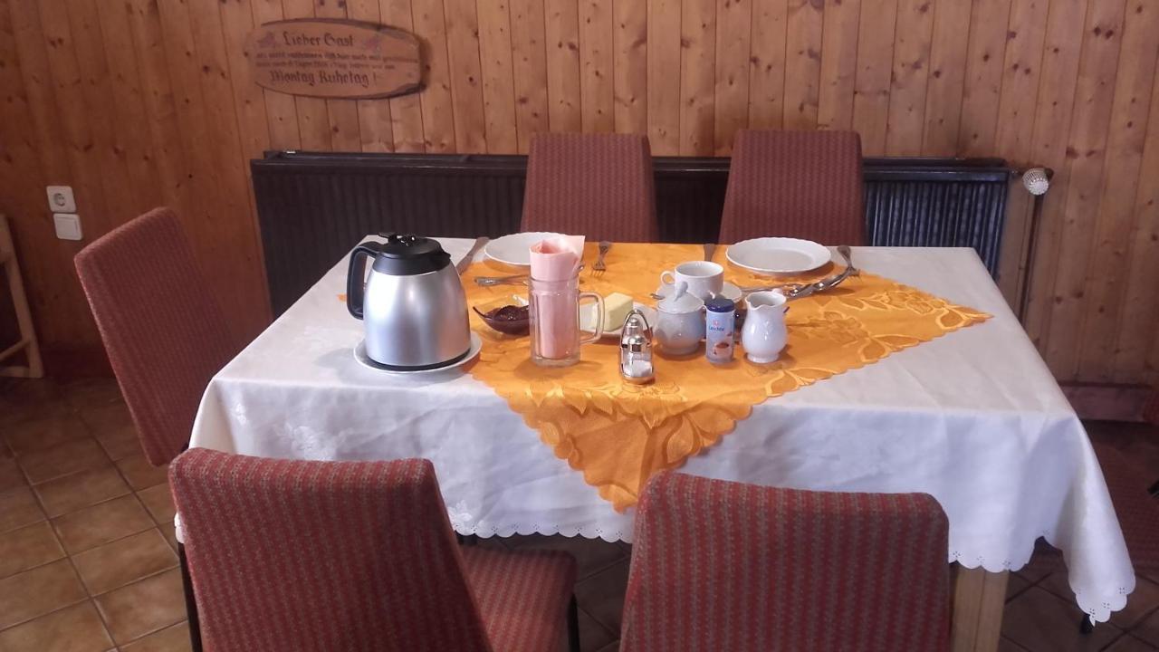 Restaurant Pension Lubusch Gahro エクステリア 写真